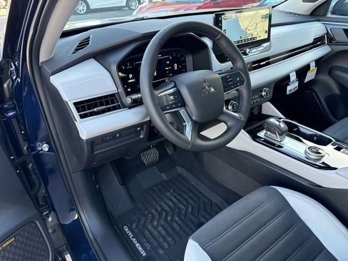 New 2026 Mitsubishi Outlander SE image 20