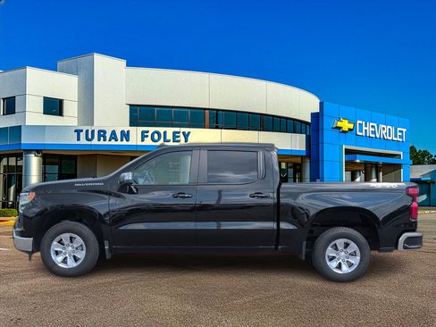 Used 2026 Chevrolet Silverado 1500 LT AWD/4WD image 2