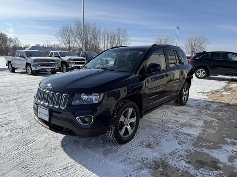 Used 2017 Jeep Compass High Altitude image 2