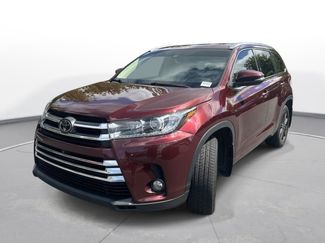 Used 2017 Toyota Highlander Limited Platinum w/ Preferred Accessory Package AWD/4WD video 2