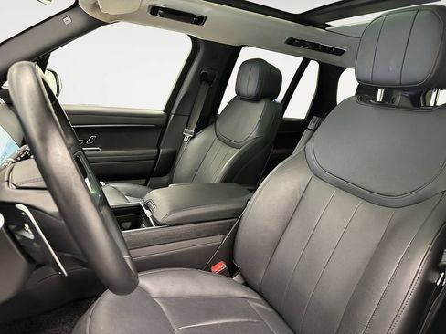 Used 2023 Land Rover Range Rover SE AWD/4WD image 9