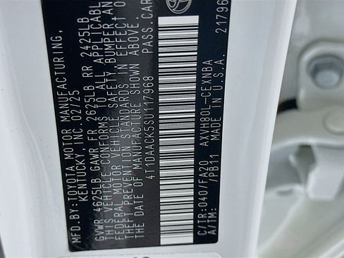 Used 2025 Toyota Camry LE image 12