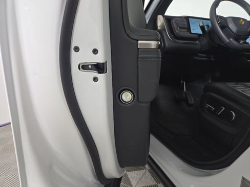 Used 2025 Rivian R1S Adventure AWD/4WD image 32