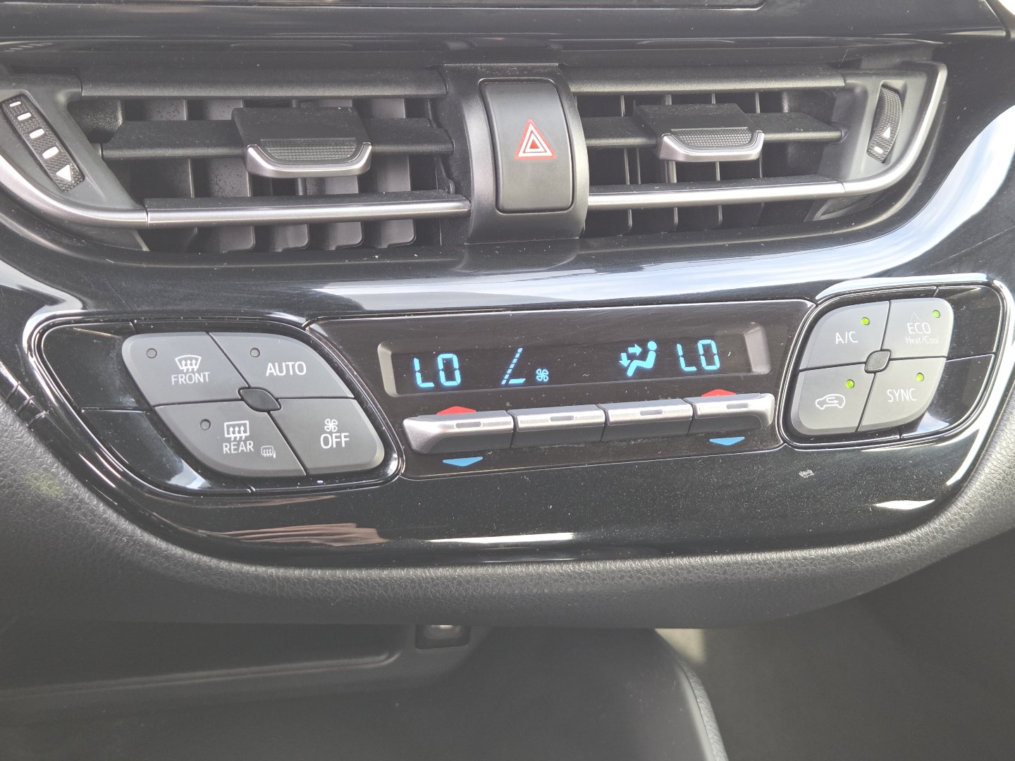 Used 2019 Toyota C-HR LE FWD image 27
