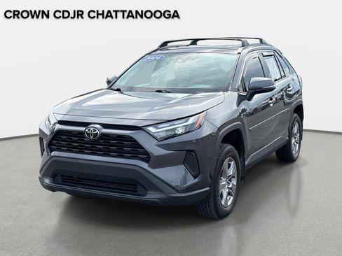 Used 2024 Toyota RAV4 XLE AWD/4WD image 9