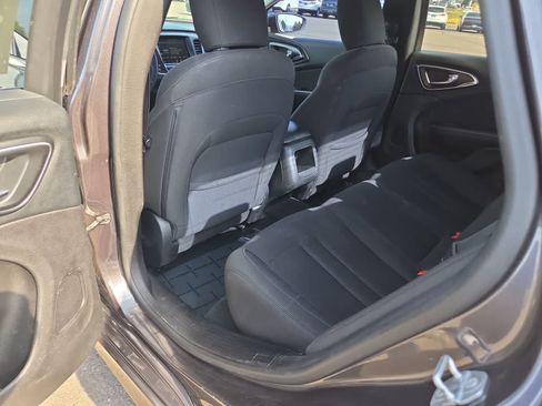 Used 2015 Chrysler 200 Limited w/ Spring Special Group FWD image 20