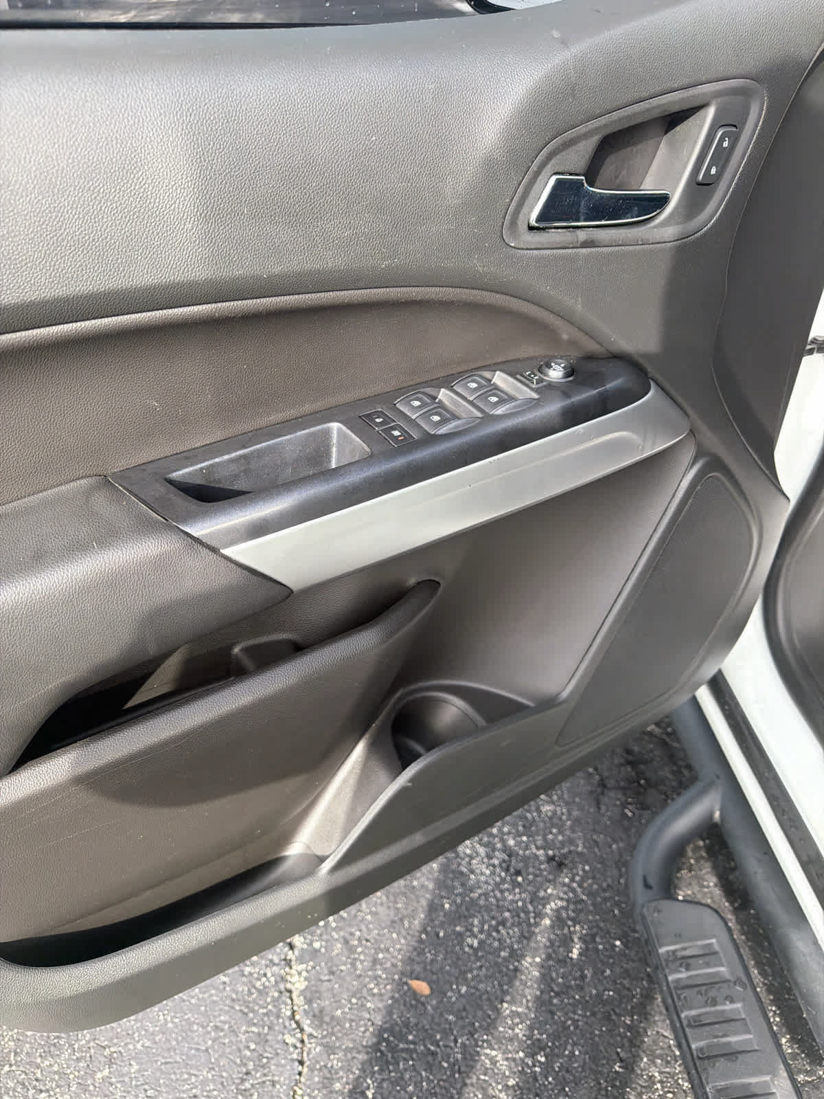 Used 2022 Chevrolet Colorado LT w/ Safety Package RWD image 17
