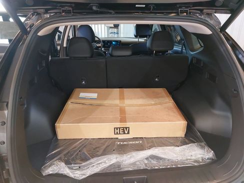 Certified 2025 Hyundai Tucson SEL AWD/4WD image 13