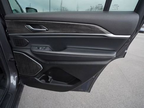 Used 2022 Jeep Grand Cherokee L Limited image 23