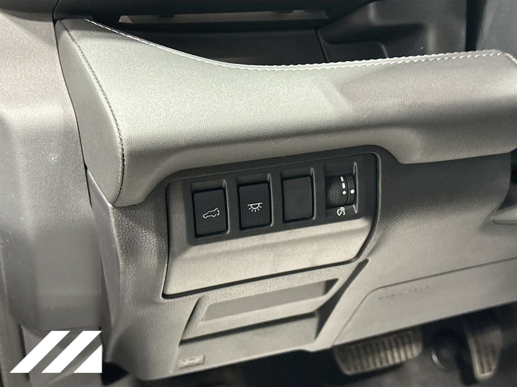 Used 2025 Subaru Ascent Touring AWD/4WD image 10