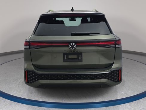 New 2026 Volkswagen Tiguan SE R-Line FWD image 6