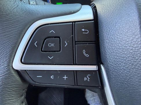 Certified 2025 Toyota Sienna XLE image 18