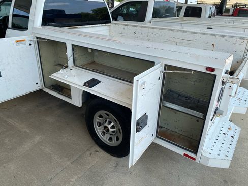 Used 2016 Chevrolet Silverado 3500 W/T image 17