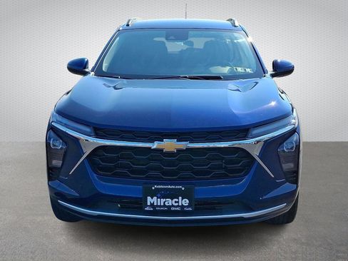 Used 2024 Chevrolet Trax LT w/ Driver Confidence Package image 2