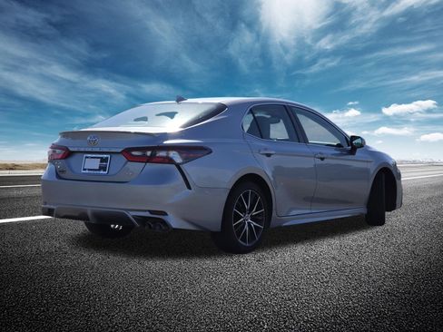 Used 2023 Toyota Camry SE w/ Convenience Package FWD image 18