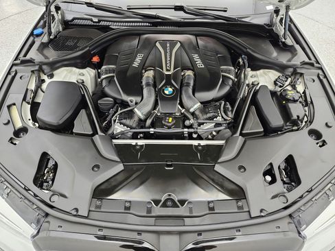 Used 2019 BMW M550i xDrive w/ Premium Package 2 AWD/4WD image 16