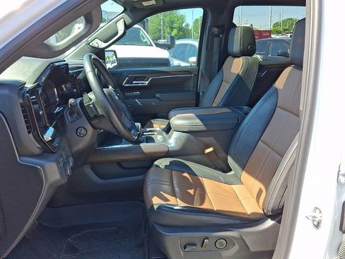 Used 2024 Chevrolet Silverado 1500 High Country w/ High Country Premium Package AWD/4WD image 10