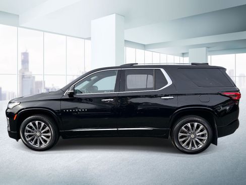 Used 2023 Chevrolet Traverse Premier AWD/4WD image 2