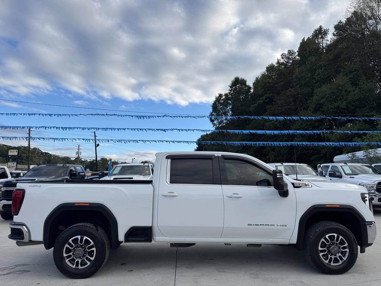 Used 2024 GMC Sierra 2500 SLE w/ SLE Value Package; AWD/4WD image 8