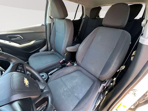 Used 2019 Chevrolet Trax LS FWD image 22