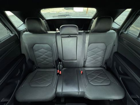 Used 2024 Volkswagen Atlas Cross Sport SE image 37