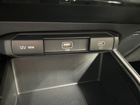 New 2025 Kia Niro LX image 20