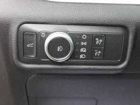 Used 2022 Ford Explorer XLT w/ Equipment Group 202A image 12