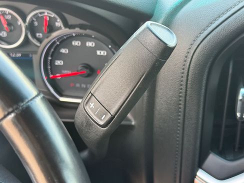 Used 2021 Chevrolet Silverado 1500 LT AWD/4WD image 24