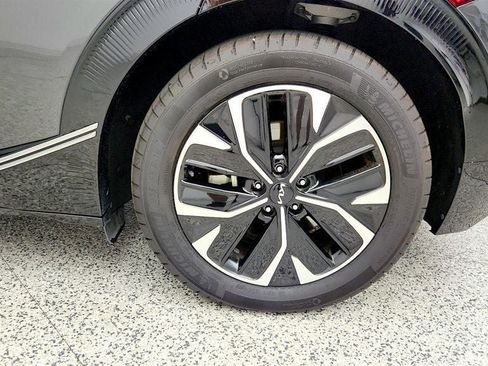 Used 2022 Kia EV6 Wind RWD image 9