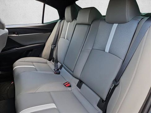 Used 2026 Toyota Camry SE w/ Convenience Package FWD image 18