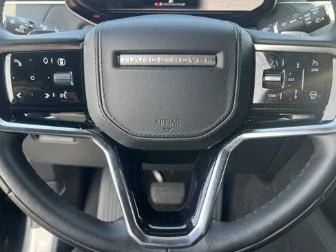 Used 2025 Land Rover Range Rover Sport SE AWD/4WD image 10