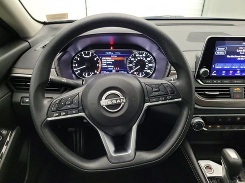 Used 2023 Nissan Altima 2.5 SV FWD image 22