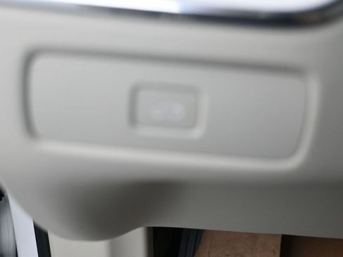 New 2026 Volvo XC60 B5 Ultra w/ Protection Package Premier image 15