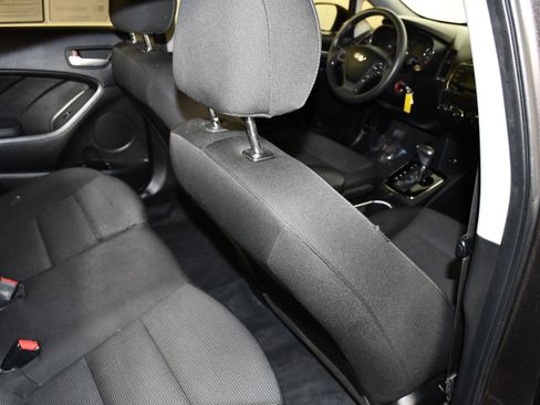 Used 2018 Kia Forte LX image 40