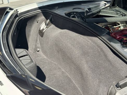 Used 2021 Chevrolet Corvette Stingray Coupe w/ Z51 Performance Package RWD image 15