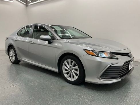 Used 2022 Toyota Camry LE FWD image 8