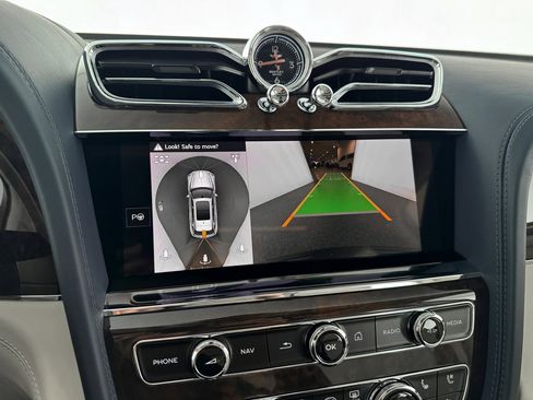 New 2025 Bentley Bentayga image 33