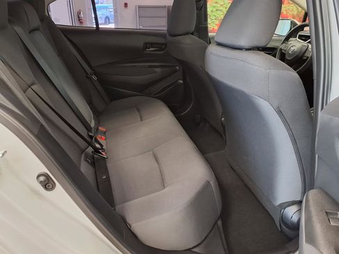 Used 2025 Toyota Corolla LE FWD image 13
