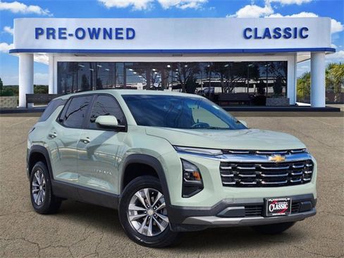 Used 2026 Chevrolet Equinox LT image 1