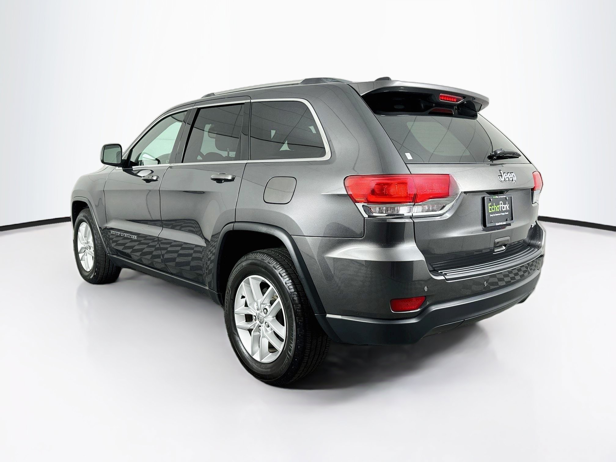Used 2018 Jeep Grand Cherokee Laredo RWD image 5
