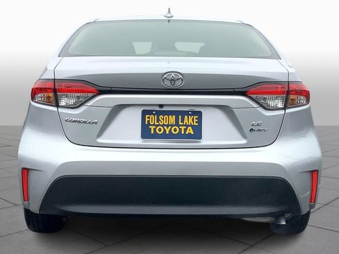 Used 2026 Toyota Corolla LE w/ LE Premium Package FWD image 4