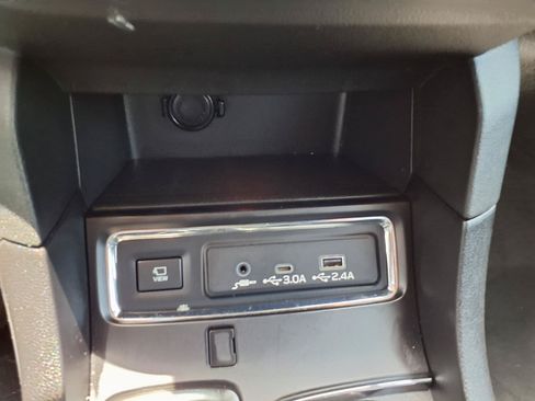Used 2025 Subaru Ascent Bronze Edition AWD/4WD image 8