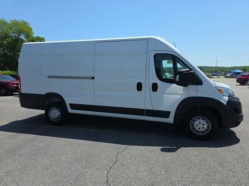 Used 2023 RAM ProMaster 3500 w/ Convenience Group FWD image 4