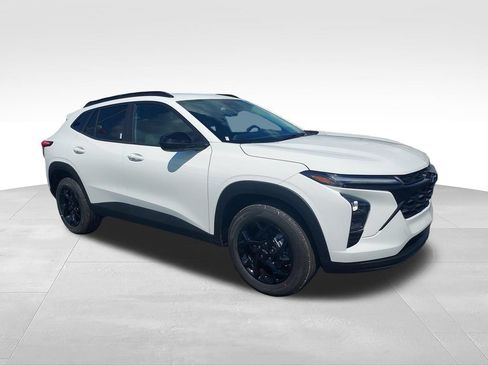New 2026 Chevrolet Trax LT w/ Driver Confidence Package FWD image 7