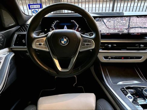 Used 2023 BMW X7 xDrive40i w/ Premium Package image 6