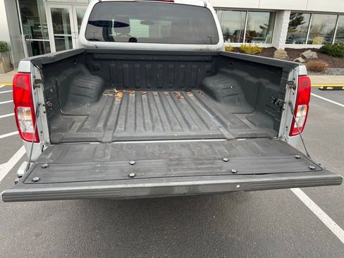 Used 2011 Nissan Frontier S image 10