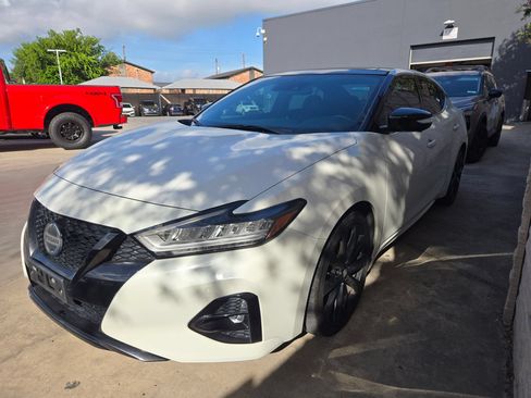 Used 2021 Nissan Maxima SR w/ Sport Mat Group FWD image 6