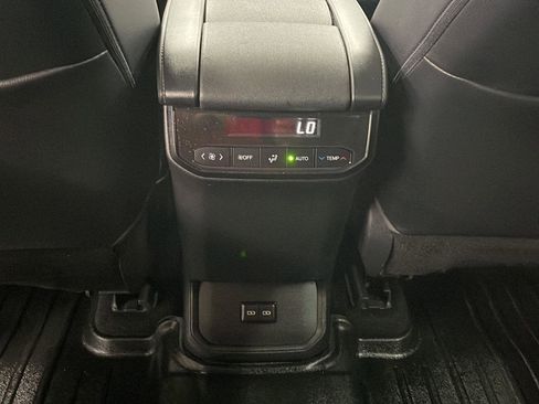Used 2022 Toyota Highlander XLE image 21