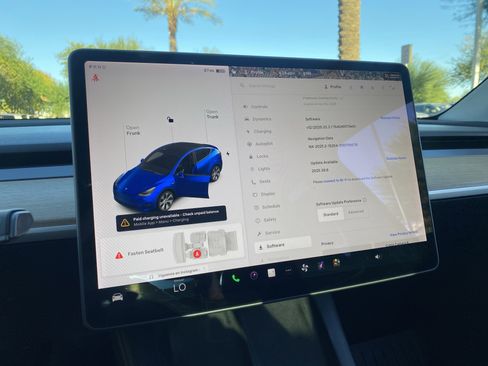 Used 2021 Tesla Model Y Long Range image 28