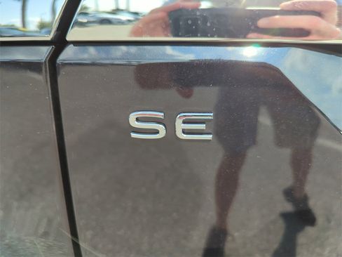 New 2026 Volkswagen Atlas SE image 17